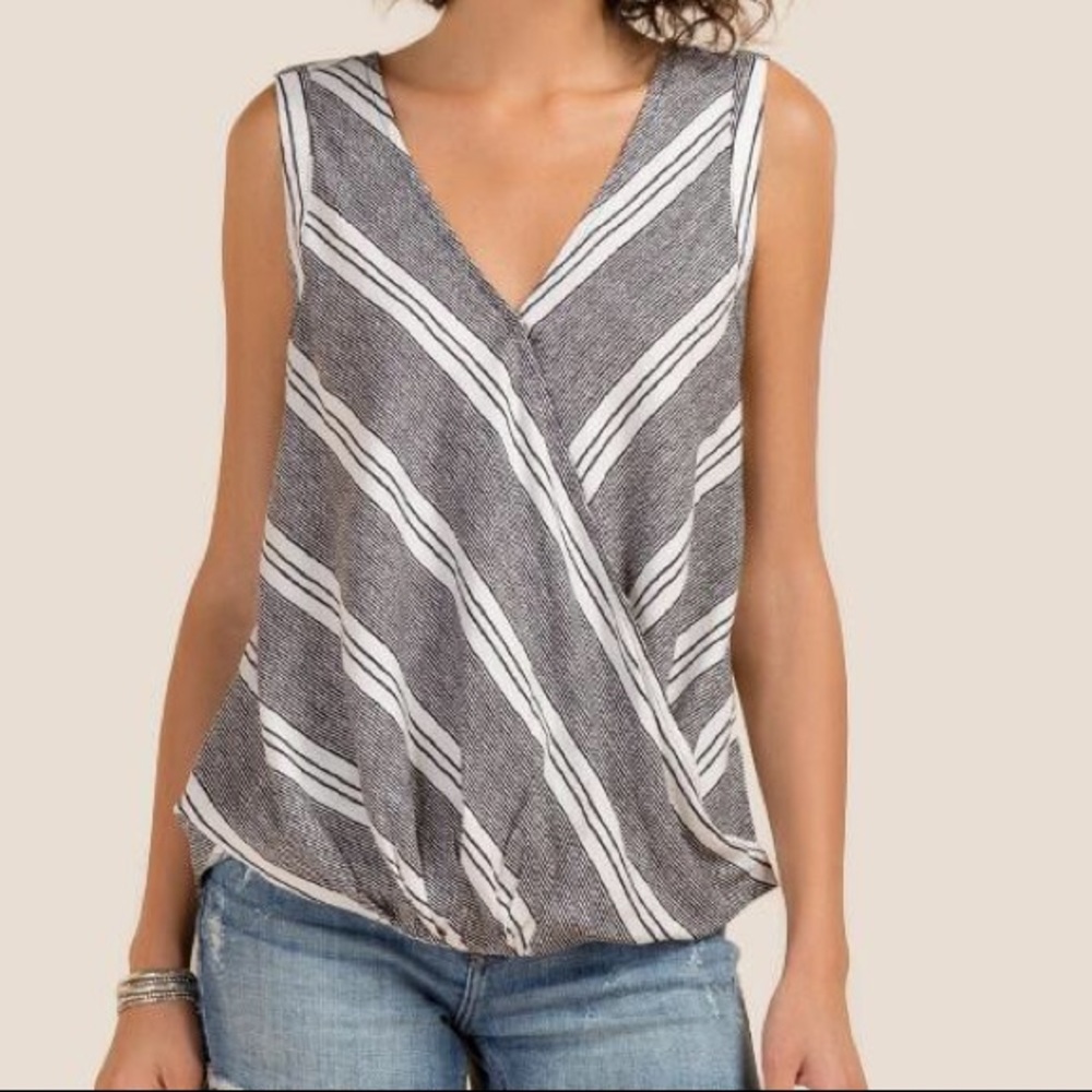 Francesca’s NWT Kaitlyn striped wrap tank 🖤🤍